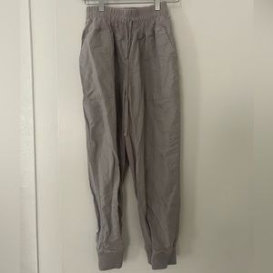 Grey-taupe cargo sweats